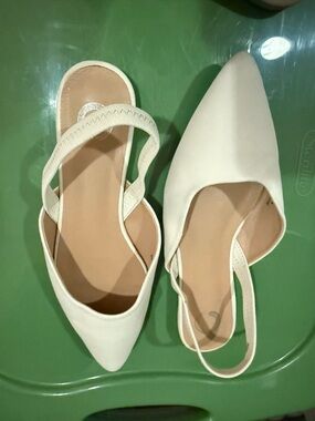 Women's Ivory Pointed Toe Slingback Flats